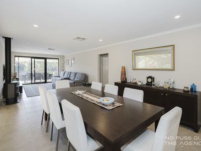 32 Carr Crescent, Warwick