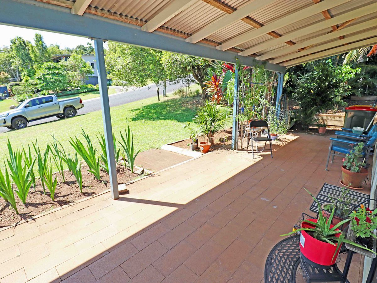 7 Centenary Drive, Atherton