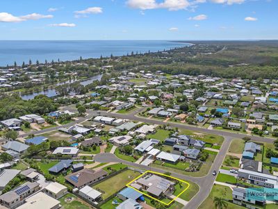 9 Sunset Avenue, Woodgate
