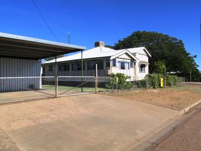 15 Duck street, Longreach