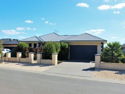 9 Greenfield Drive, Epsom