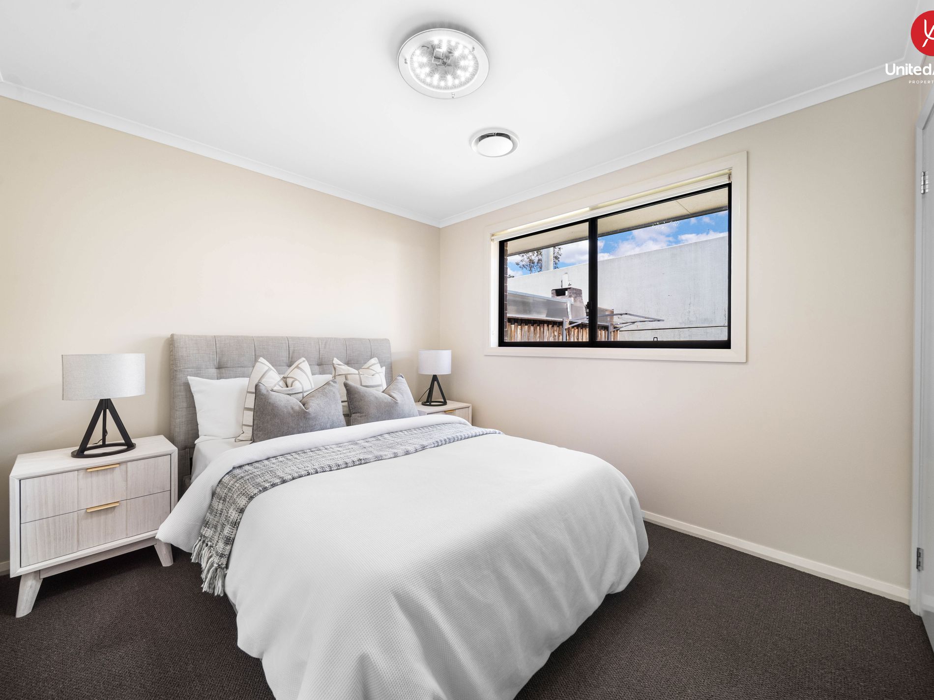 3 Dobroyd Drive, Elizabeth Hills