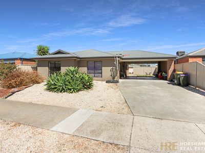 5 Matthews Court, Horsham