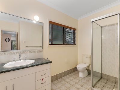 9 New England Court, Douglas