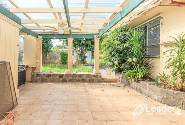 5 Mackintosh Road, Wheelers Hill