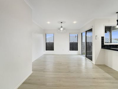 22 McInnes Crescent, Glenvale