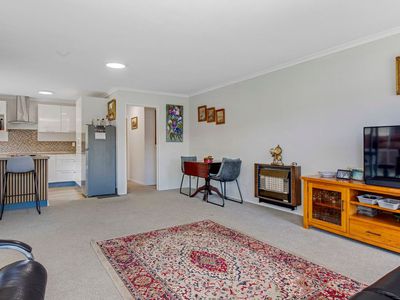 8 B Alexander Place, Otaki