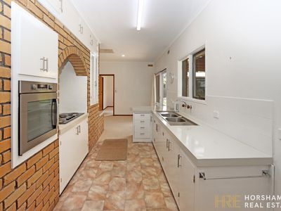 1 Hoskin Court, Horsham