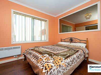 8 / 122 Henderson Road, Queanbeyan