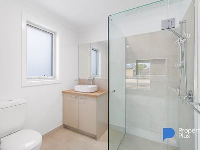 5 Rothschild Close, Epsom