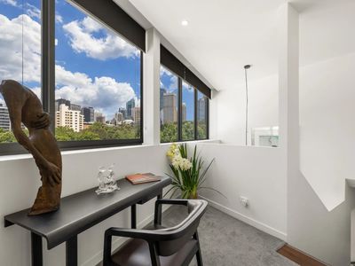 75 / 68 Sir John Young Crescent, Woolloomooloo