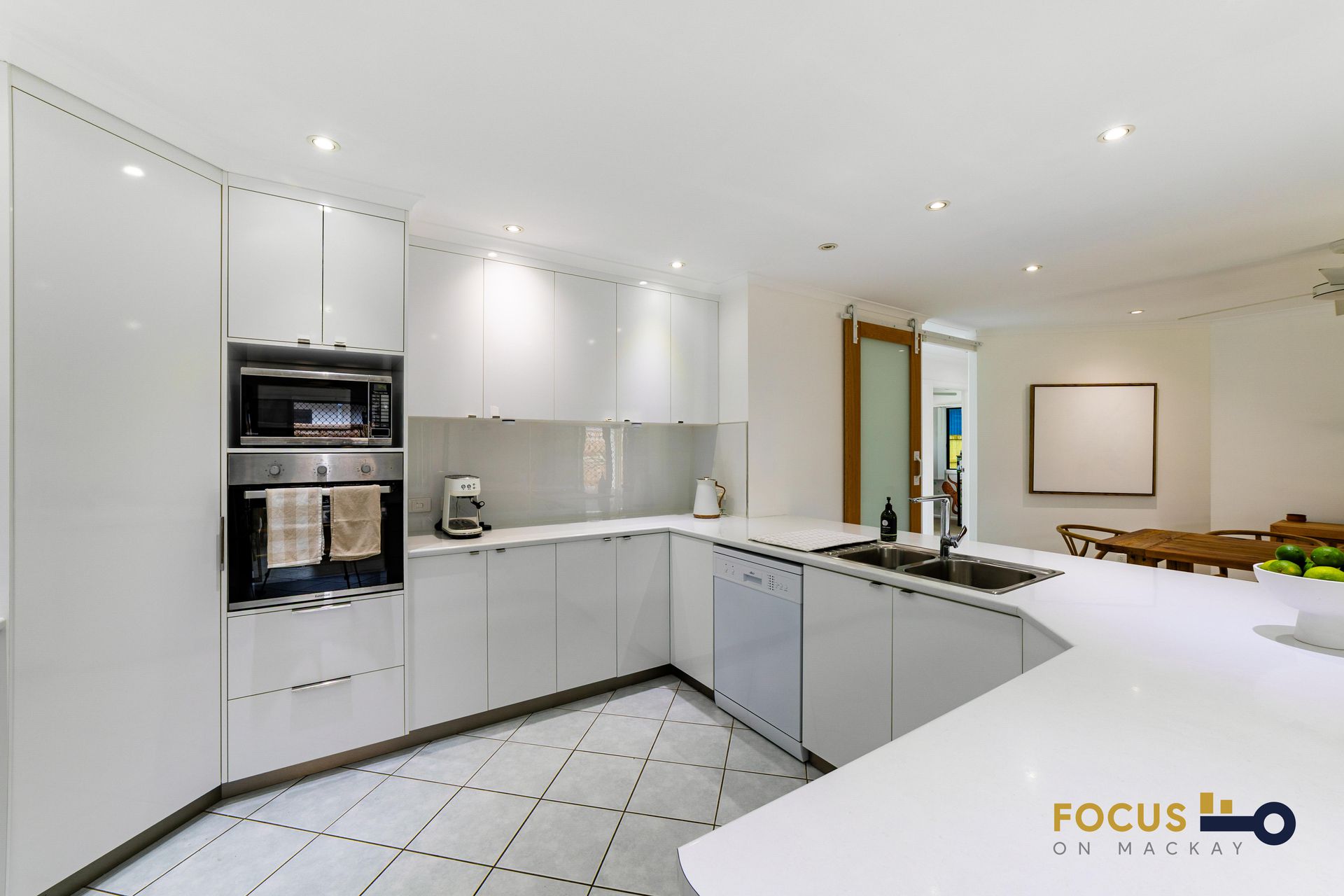 7 Kensington Court, Glenella