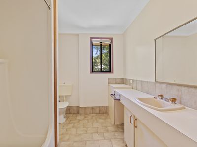 2 East Close, Hawks Nest