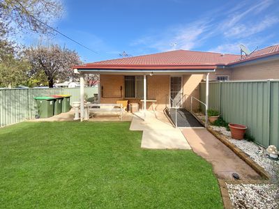 17A Johnson St, Forbes