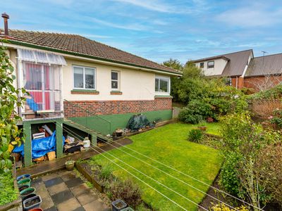 102 Preston Crescent, Belleknowes
