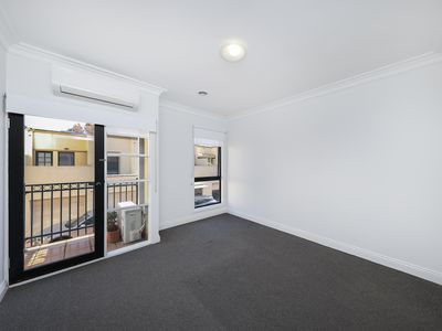 8 / 32 Fisher Parade, Ascot Vale