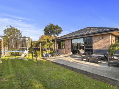 6 Charlotte Lane, Brightwater