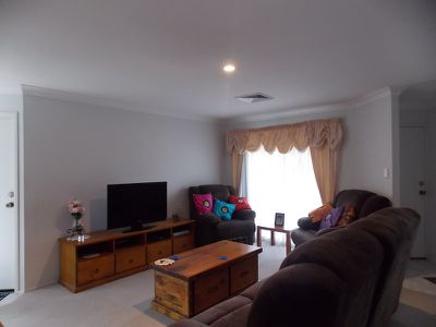 11 Brightwaters Close, Brightwaters