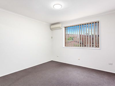 2 / 9 Watergum Way, Greenacre