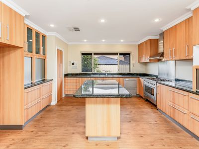 7 Clubb Court, Winthrop