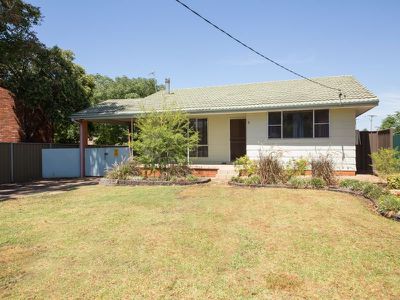 8 Newcombe Court, Dubbo