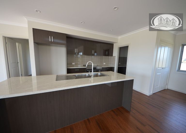 24 Ocean View Drive East, Narrawong