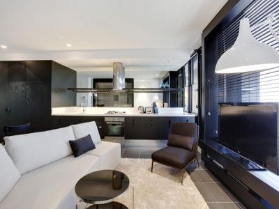 1606 / 12 Claremont Street, South Yarra