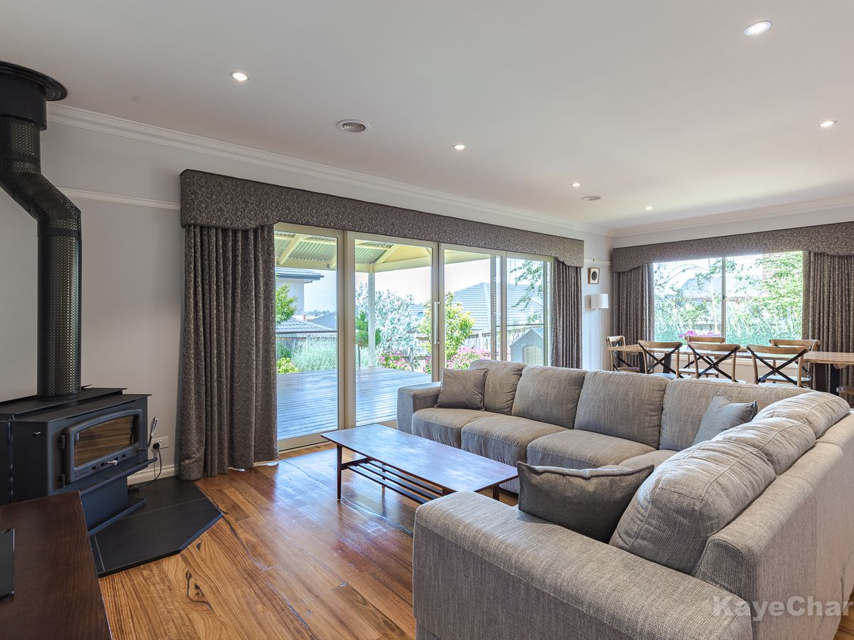 6 Elton Place, Officer Kaye Charles Real Estate