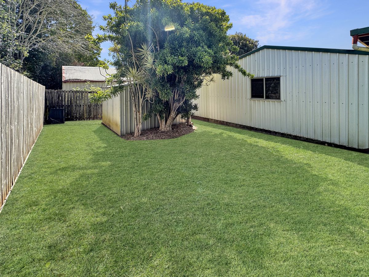 21 Crouch Avenue, Atherton