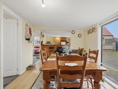 18 Crichton Road, Mount Seymour