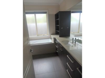 14 Baker Street, Geelong West