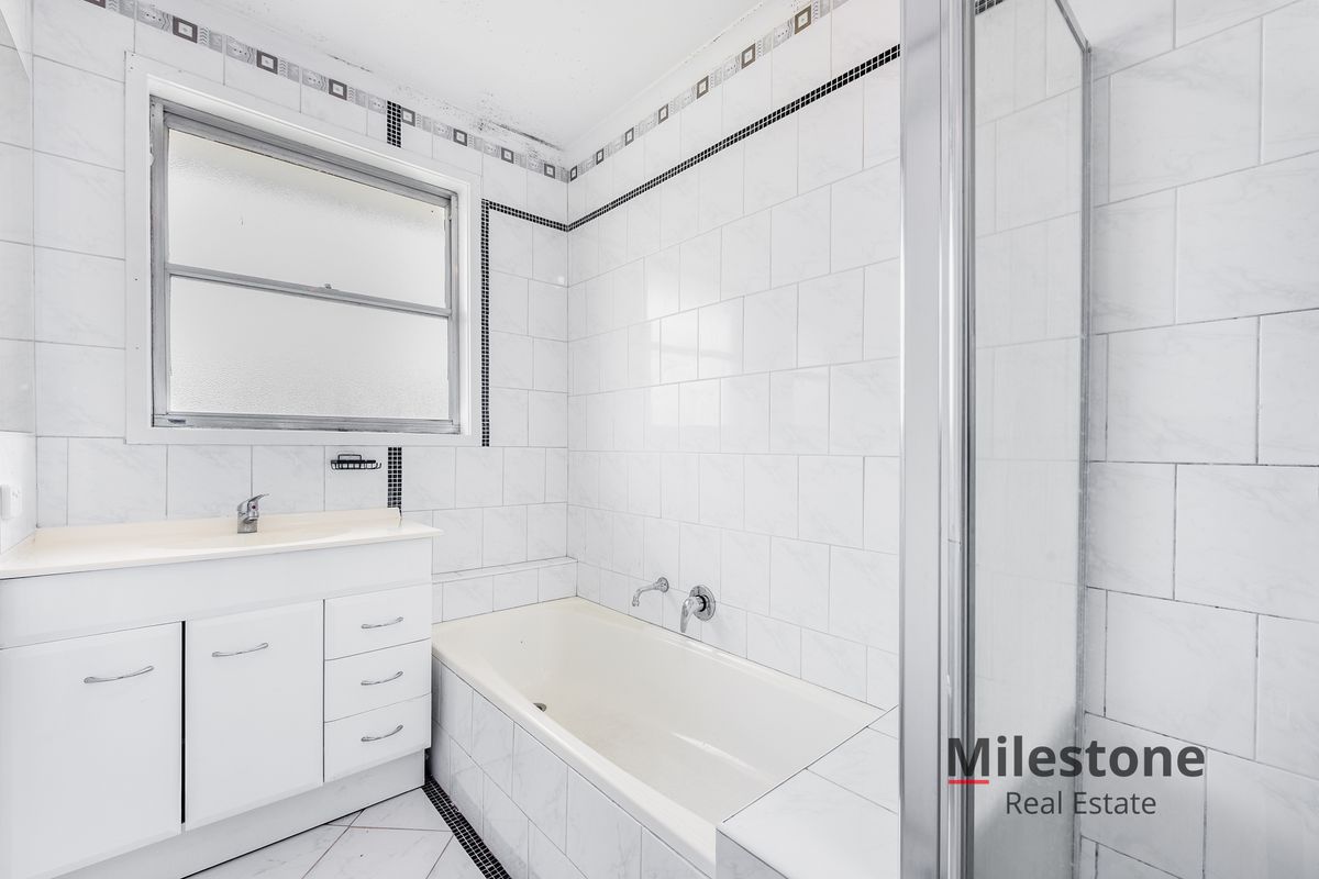 120 Pound Road, Hampton Park