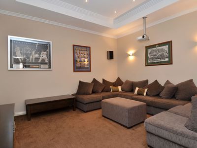 5 Buchanan Court, Somerville