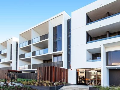 225 / 33 Quay Boulevard, Werribee South