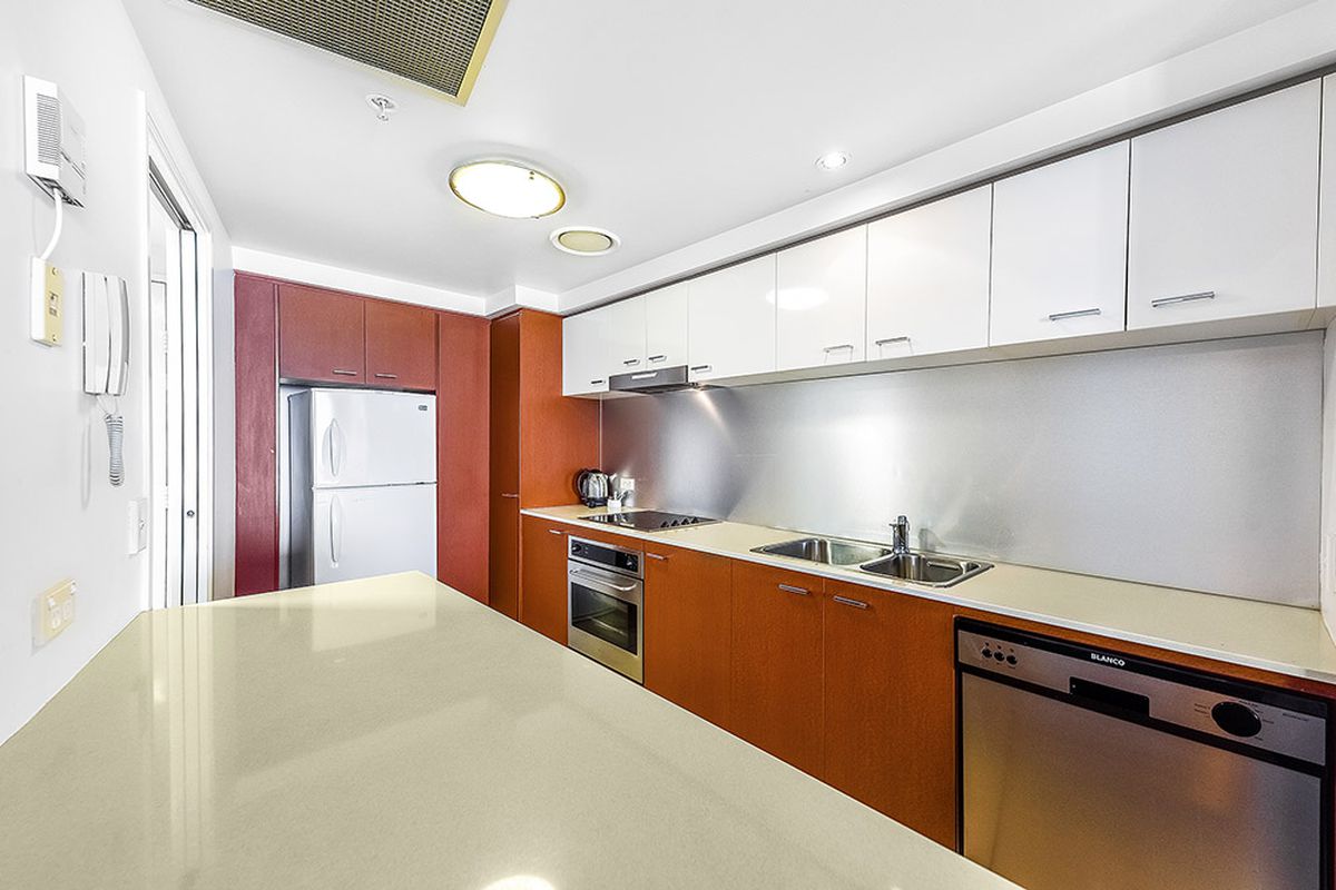 2335 / 23 Ferny Avenue, Surfers Paradise