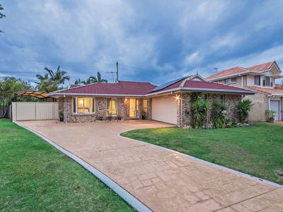 16 Schooner Circuit, Manly West