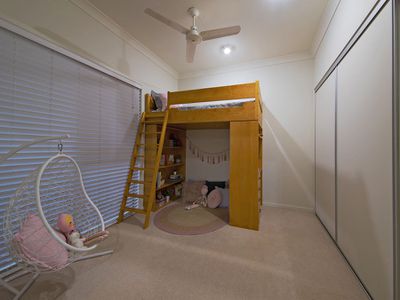 18 Barrington Crescent, Wakerley