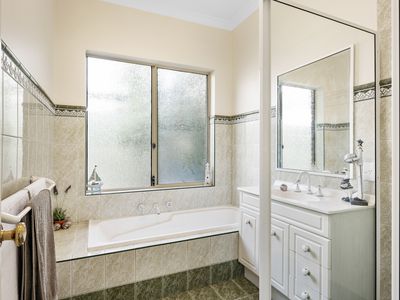 3 Fairlie Way, Broadwood