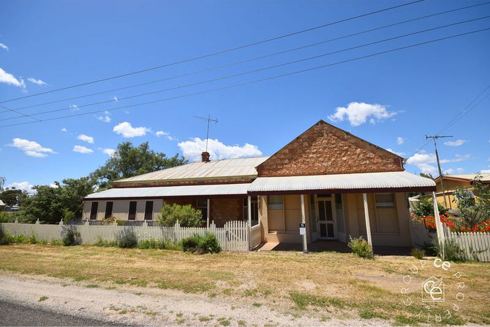 15-18 Halfway House Road, Sedan