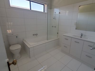 24 / 8 The Strand, Williamstown