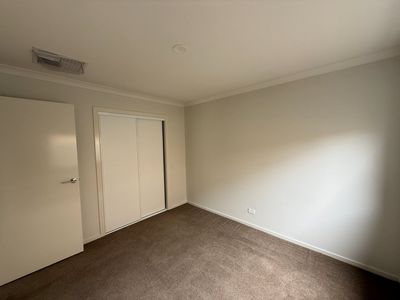 4 Gulf Road, Point Cook