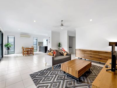 2 Seafarer Court, Blacks Beach