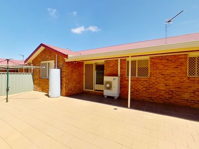 4 / 15 Bedford Avenue, Dubbo