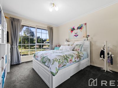 5 Branca Court, Narre Warren North