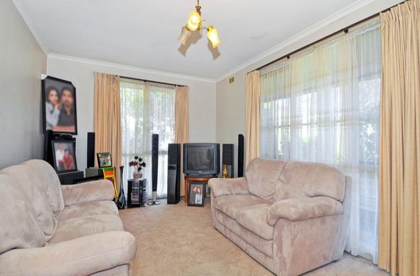 44 Mitford Crescent, Craigieburn