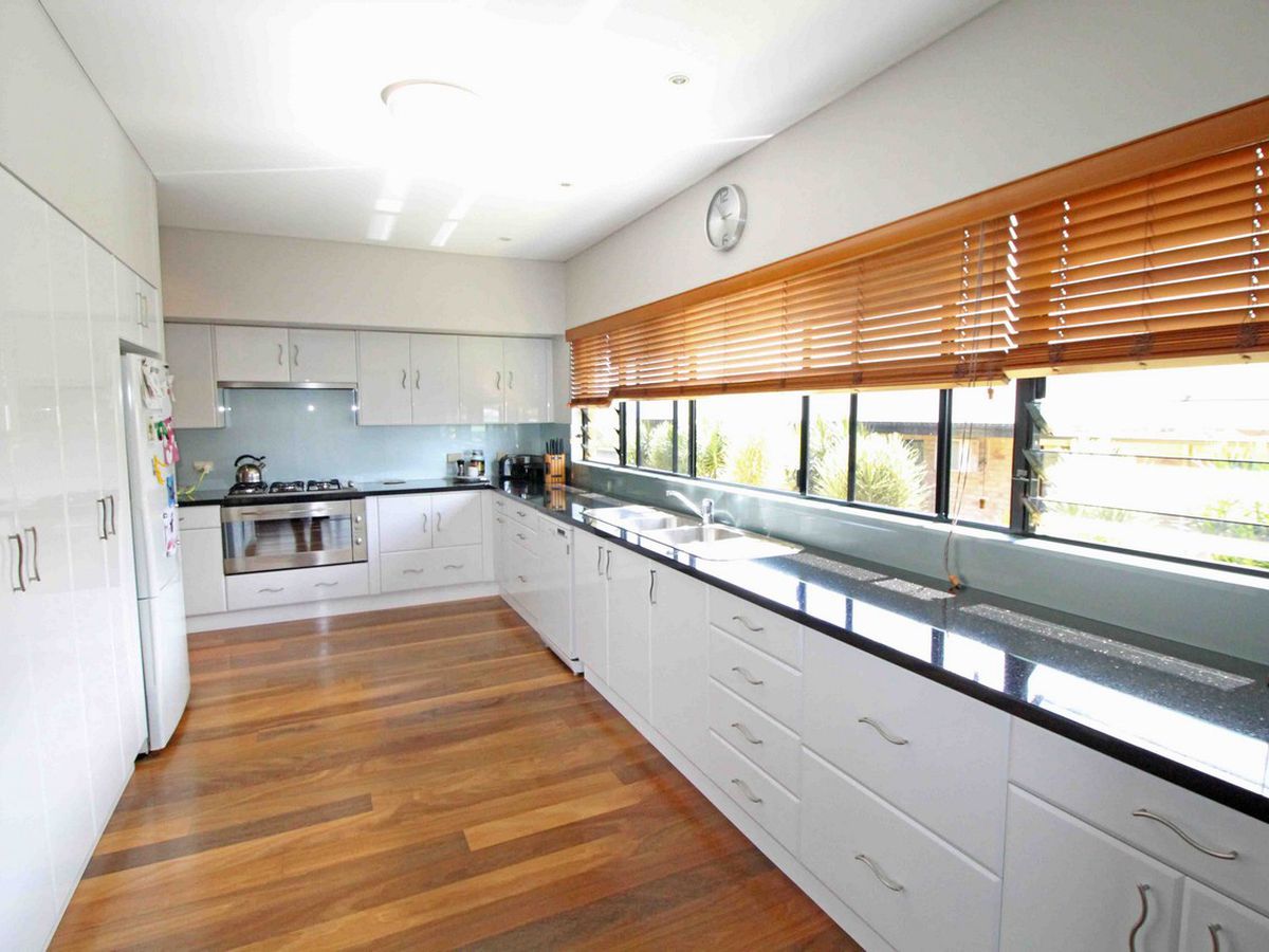 10 AGNEW STREET, Atherton