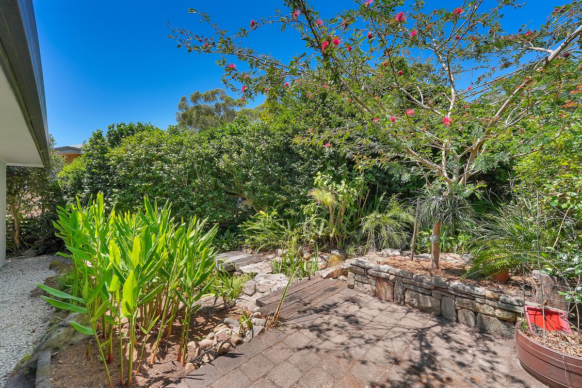 28 Lakeside Drive, Macmasters Beach