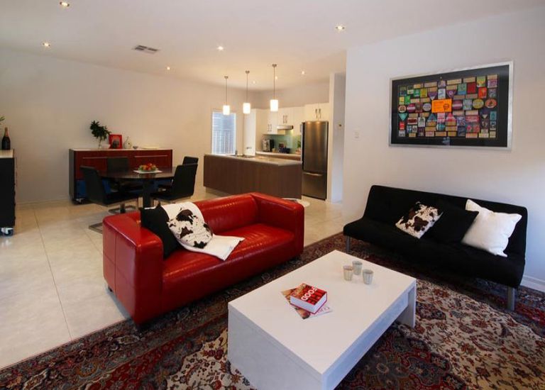 15A Albany Close, Oaklands Park