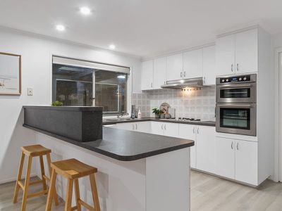 21 Dunn Crescent, Langwarrin