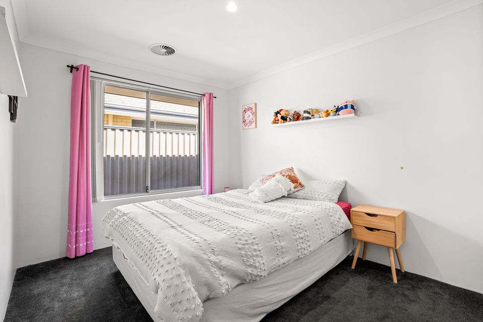 19 Calamocha Way, Piara Waters